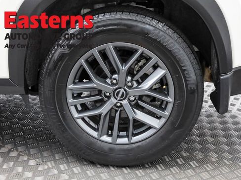 Used 2023 Nissan Rogue S image 33