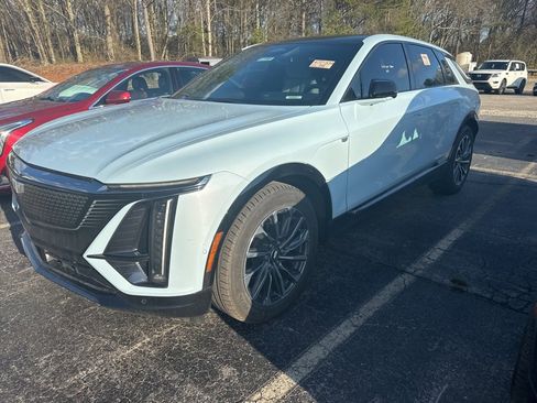 Certified 2024 Cadillac Lyriq Sport w/ LPO, Floor Liner Package image 4