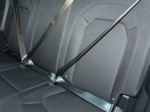 Used 2023 Land Rover Defender 110 image 22