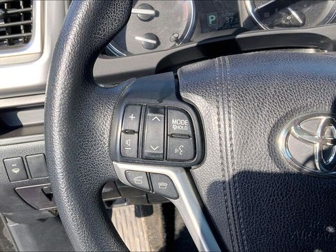 Used 2016 Toyota Highlander LE image 20