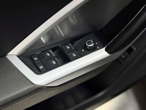 Used 2020 Audi Q3 2.0T Premium image 13