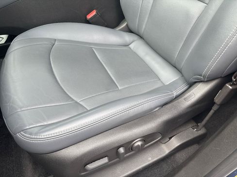 Used 2023 Buick Enclave Essence w/ Experience Buick Package AWD/4WD image 8