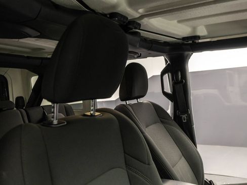 Used 2023 Jeep Wrangler Unlimited w/ Cold Weather Group AWD/4WD image 39