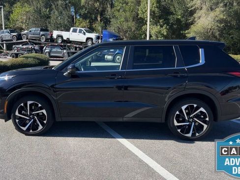 Used 2024 Mitsubishi Outlander SE Black Edition image 5