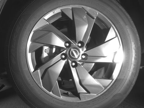 Used 2025 Nissan Rogue SV image 12