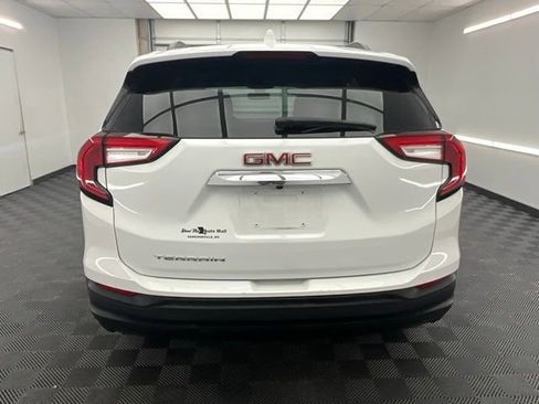 Used 2022 GMC Terrain SLE w/ Driver Convenience Package image 13