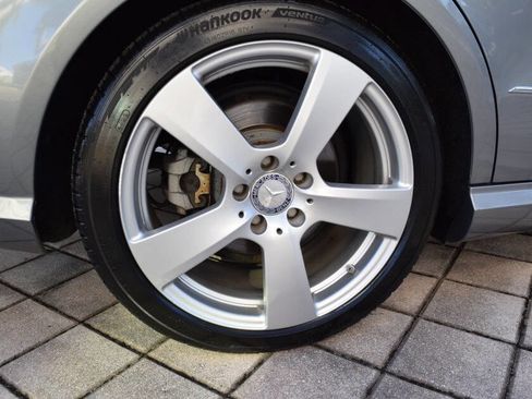 Used 2010 Mercedes-Benz E 350 4MATIC Sedan image 87