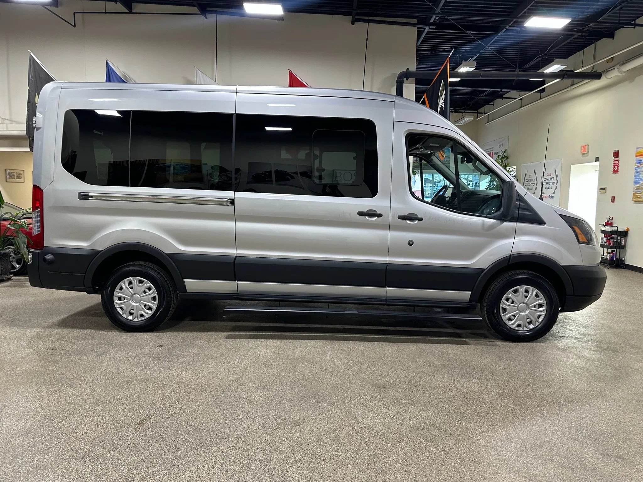 Used 2015 Ford Transit 250 148 Medium Roof RWD image 8