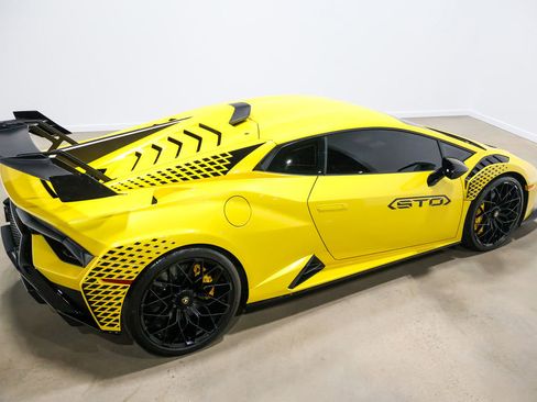 Used 2022 Lamborghini Huracan STO image 59