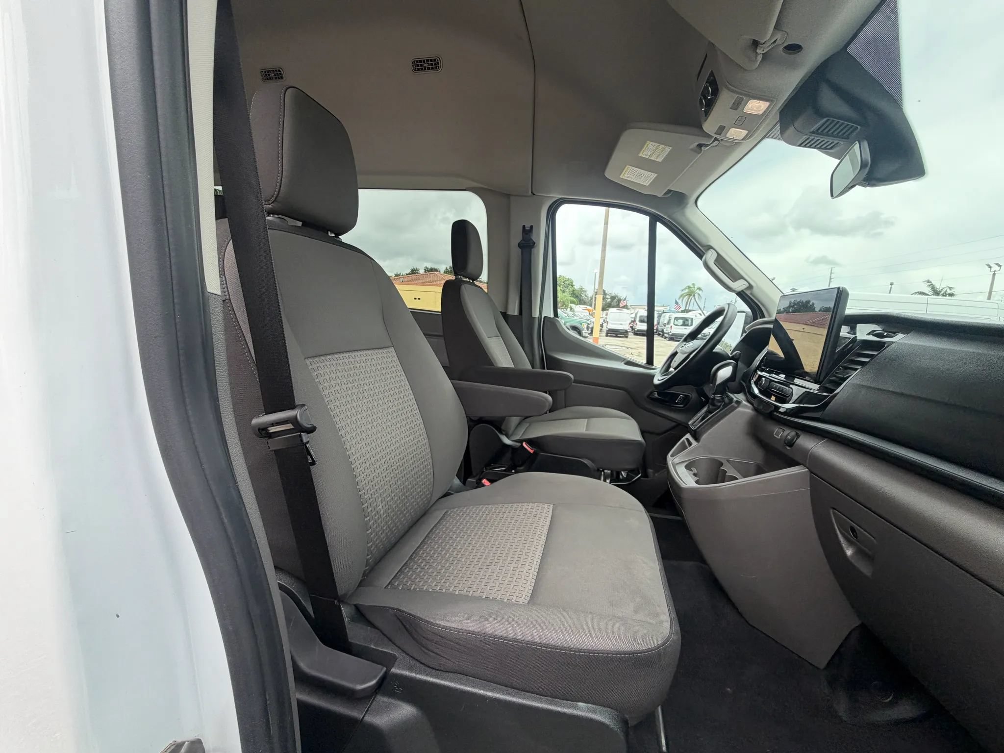 Used 2024 Ford Transit 350 XLT RWD image 19