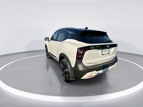New 2025 Nissan Kicks SR image 6