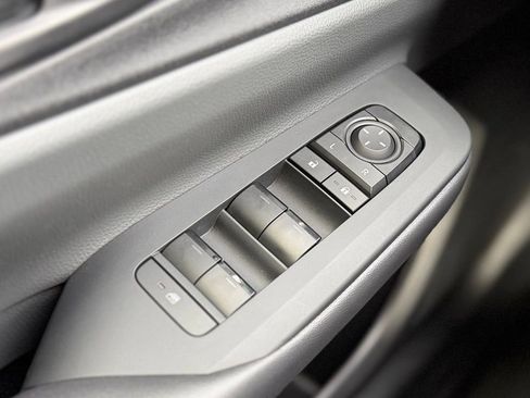 Used 2024 Toyota Prius LE image 21