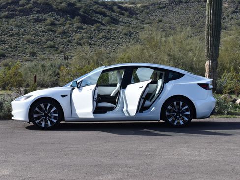 Used 2025 Tesla Model 3 Long Range RWD image 7