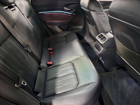 Used 2019 Audi e-tron Prestige w/ Prestige Package AWD/4WD image 20
