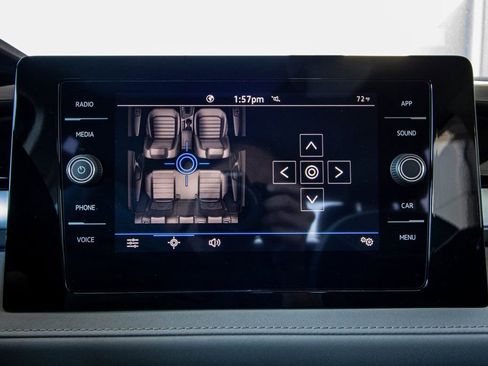 New 2026 Volkswagen Taos SE image 4