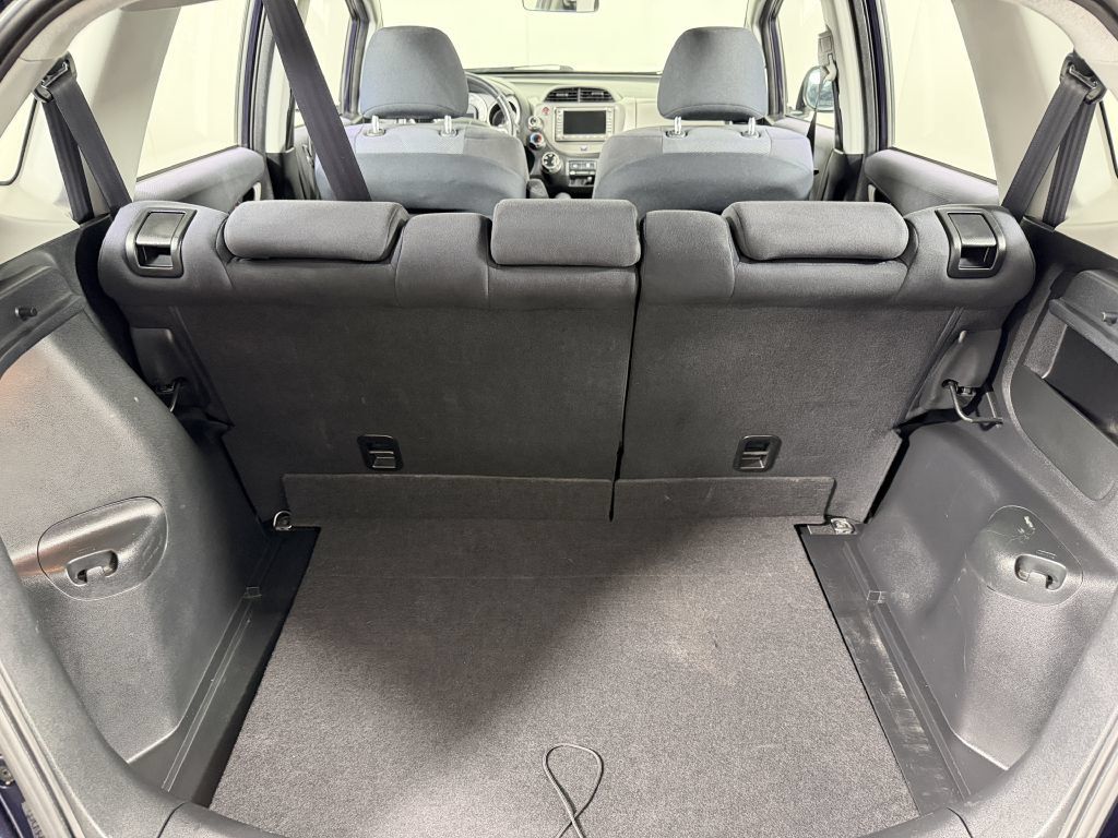 Used 2010 Honda Fit Sport image 18