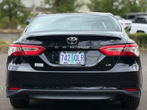 Used 2018 Toyota Camry LE FWD image 4