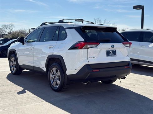 Used 2023 Toyota RAV4 LE image 5