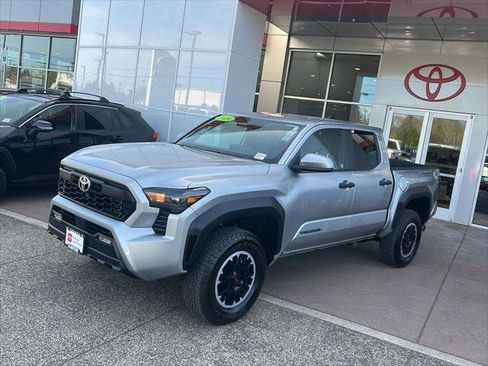 Certified 2024 Toyota Tacoma TRD Off-Road image 11