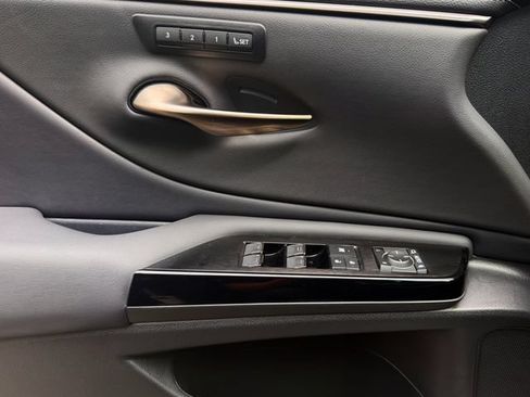 Certified 2024 Lexus ES 350 w/ Premium Package FWD image 22