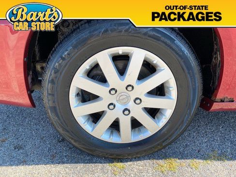 Used 2013 Chrysler Town & Country Touring FWD image 7