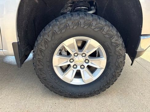 Used 2020 Chevrolet Silverado 1500 LT AWD/4WD image 42
