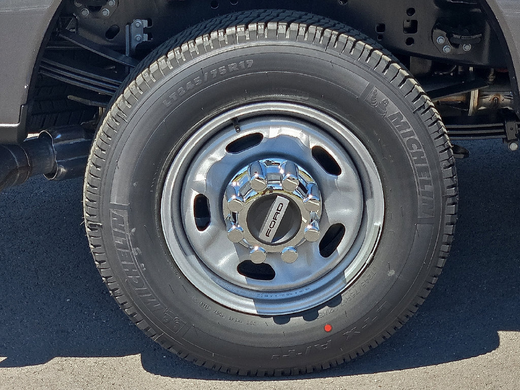 New 2025 Ford F350 XL w/ XL Chrome Package RWD image 7