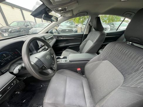 Used 2025 Toyota Camry LE image 27