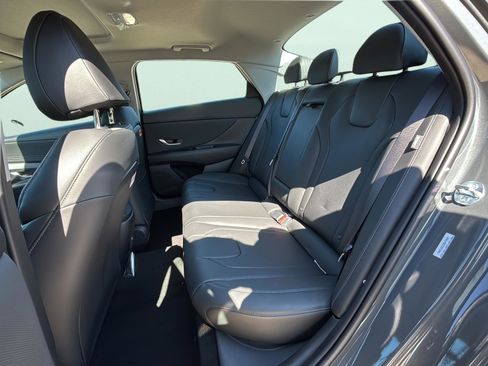 New 2026 Hyundai Elantra Limited FWD image 19