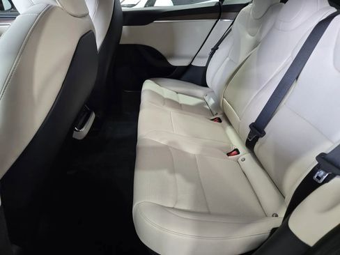 Used 2022 Tesla Model S image 12