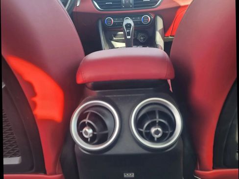 Used 2021 Alfa Romeo Giulia Ti Sport image 30