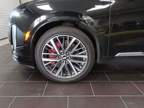 Certified 2022 Cadillac XT6 Sport w/ Technology Package image 17