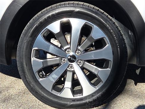 Used 2022 Kia Telluride EX w/ EX Premium Package image 9