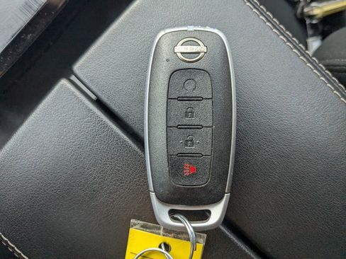 Used 2023 Nissan Rogue SV FWD image 32