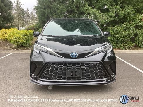 Used 2022 Toyota Sienna XSE w/ XSE Plus Package image 19
