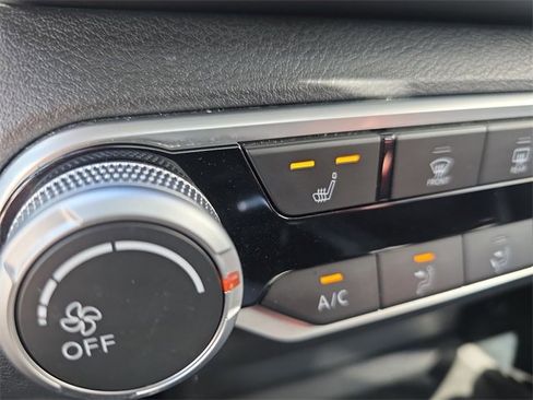 Certified 2022 Nissan Altima 2.5 SV w/ SV Premium Package image 33