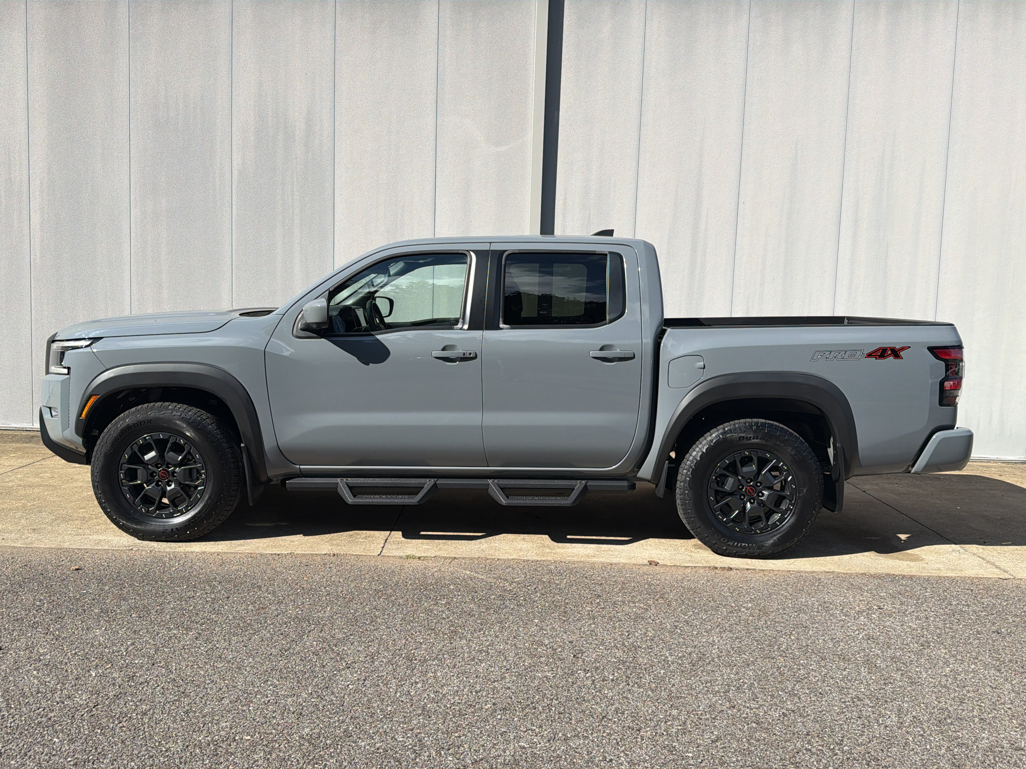 Certified 2023 Nissan Frontier PRO-4X w/ Pro-4X Premium Package AWD/4WD image 6