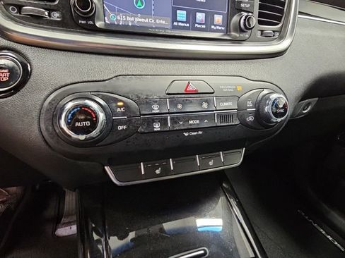 Used 2017 Kia Sorento SX AWD/4WD image 18