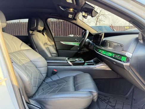 Used 2023 BMW 760i xDrive w/ Parking Assistance Package image 30