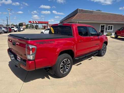 Used 2021 Toyota Tacoma TRD Sport w/ TRD Premium Sport Package image 5
