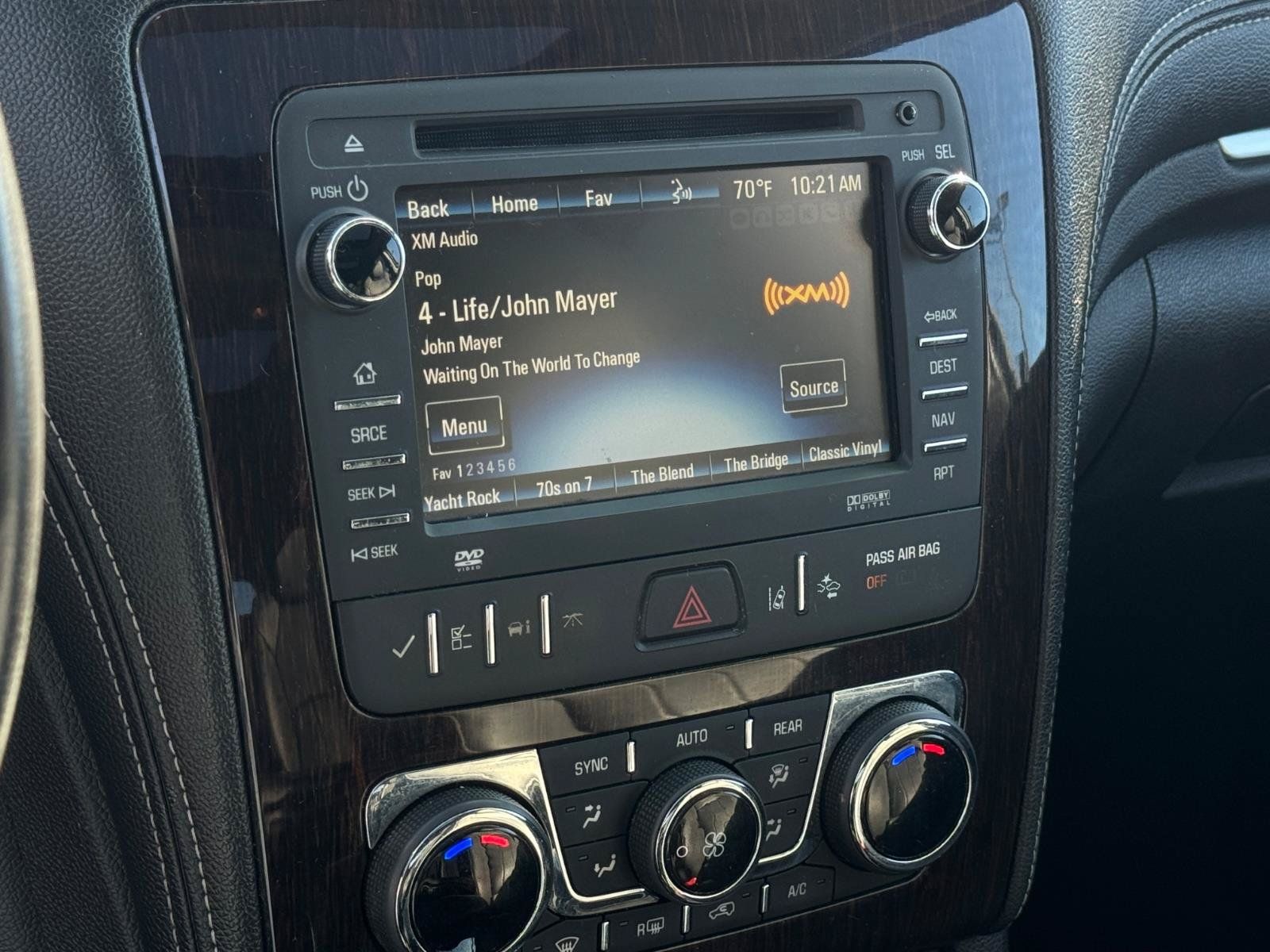 Used 2015 Chevrolet Traverse LTZ FWD image 15