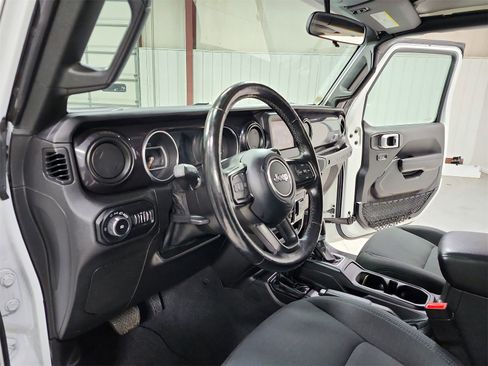 Used 2021 Jeep Wrangler Unlimited Sport image 18
