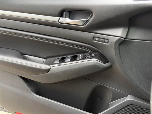 Used 2020 Nissan Altima 2.5 Platinum image 25