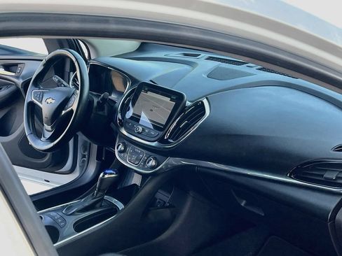 Used 2018 Chevrolet Volt Premier w/ Driver Confidence Package FWD image 29