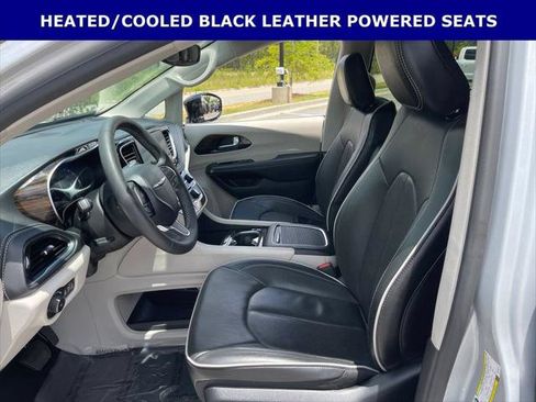 Certified 2024 Chrysler Pacifica Limited w/ Trailer Tow Group AWD/4WD image 5
