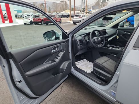 New 2026 Nissan Rogue SV image 10