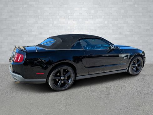 Used 2010 Ford Mustang GT Premium image 4