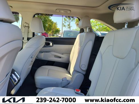 Certified 2022 Kia Sorento SX AWD/4WD image 14