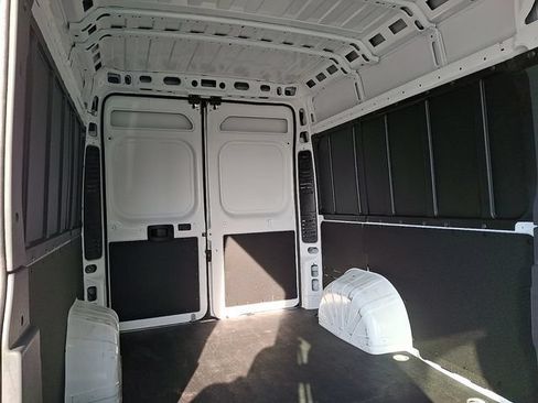 Used 2025 RAM ProMaster 2500 w/ Convenience Group FWD image 11