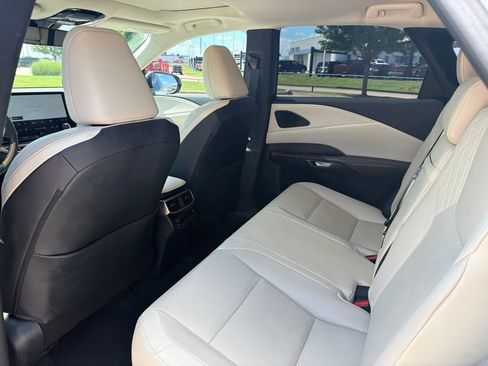 Used 2024 Lexus RX 350 Premium w/ Accessory Package (A2) FWD image 8